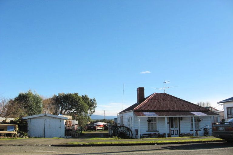 Photo of property in 68 Palmerston Street, Riverton/aparima, Riverton, 9822