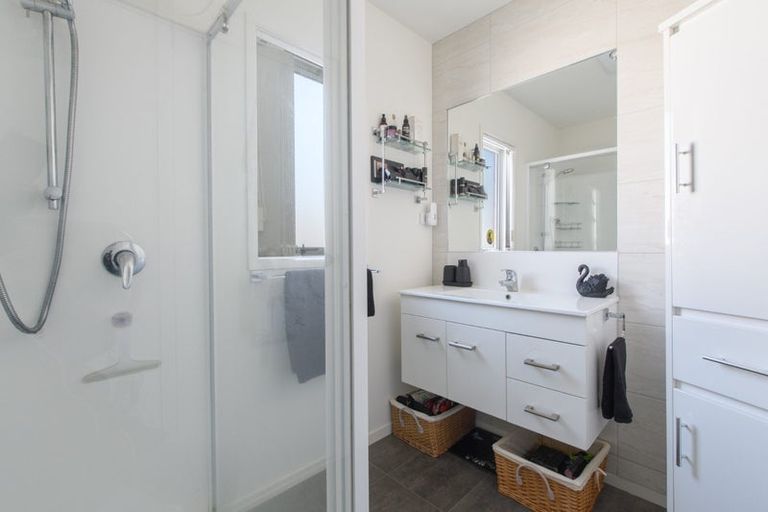 Photo of property in 11 Kamahi Crescent, Papamoa Beach, Papamoa, 3118