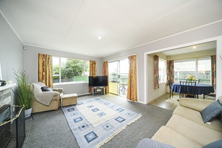 Photo of property in 9 Hinau Place, Cloverlea, Palmerston North, 4412
