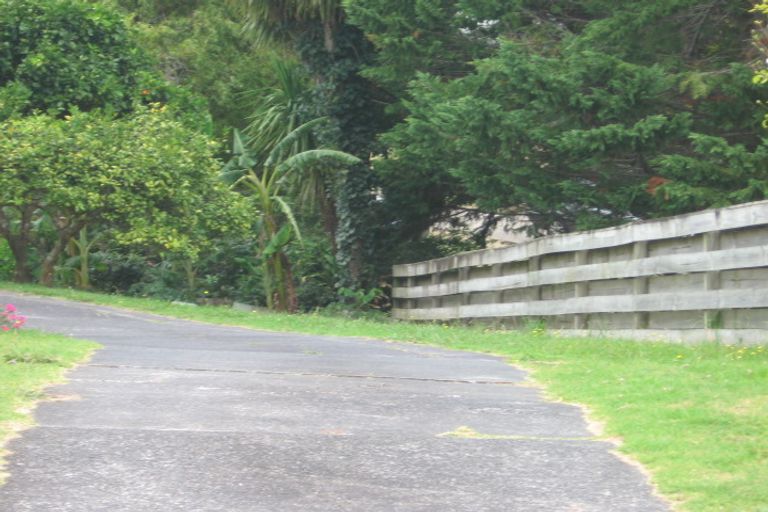 Photo of property in 30 Segedin Place, Glenfield, Auckland, 0629