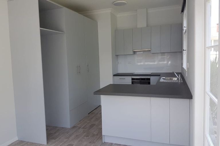 Photo of property in 24 Rewa Street, Takaro, Palmerston North, 4412