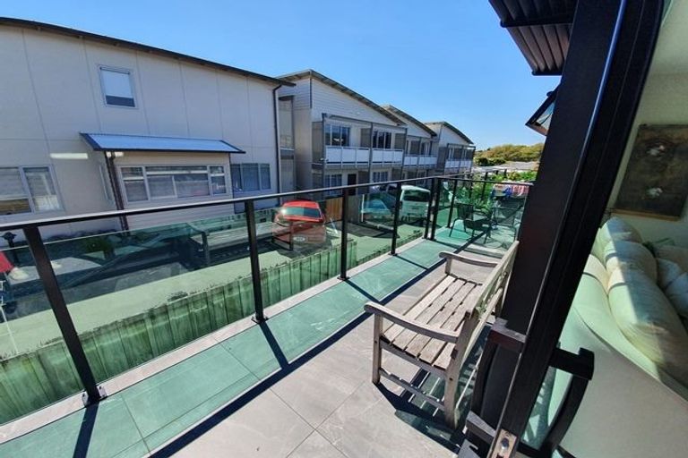Photo of property in 3/2 Matatua Road, Raumati Beach, Paraparaumu, 5032