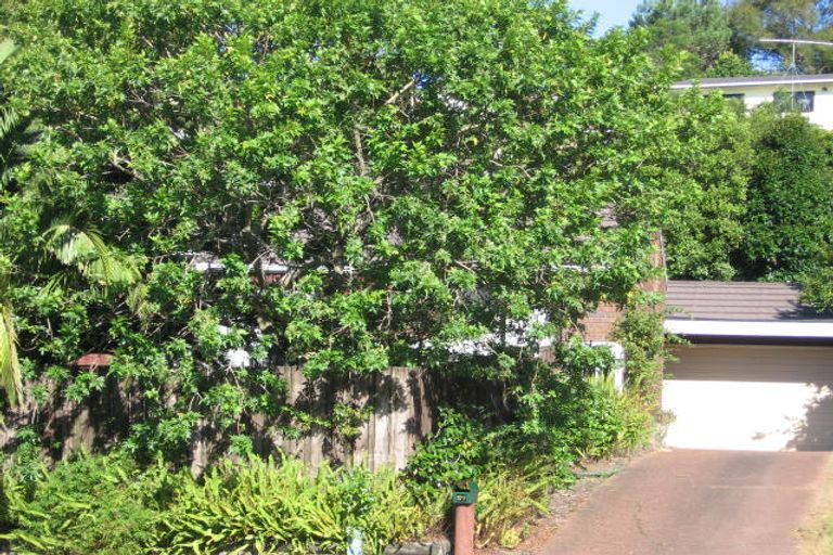 Photo of property in 27 Oaktree Avenue, Browns Bay, Auckland, 0630