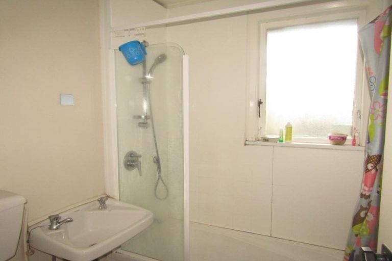 Photo of property in 1-2/107 Pohutukawa Street, Woburn, Lower Hutt, 5011