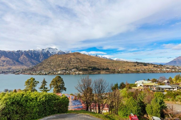 Photo of property in 18 Woodbury Rise, Queenstown, 9300