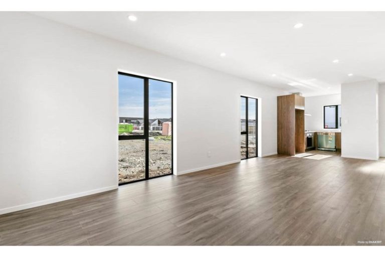 Photo of property in 40 Te Aparangi Road, Papakura, 2110