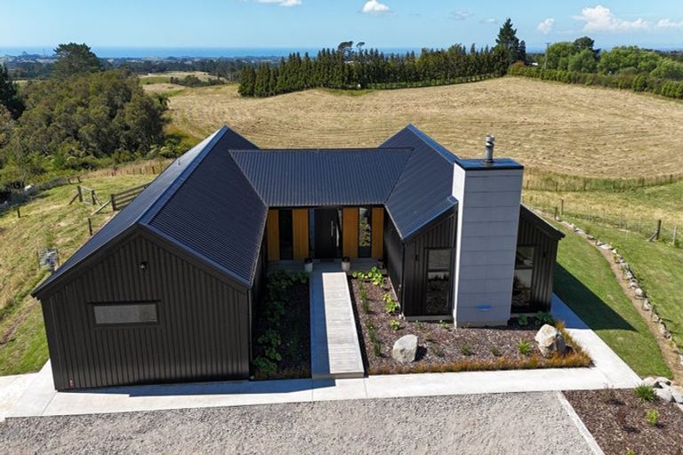 Photo of property in 1640 Mangorei Road, Mangorei, New Plymouth, 4371