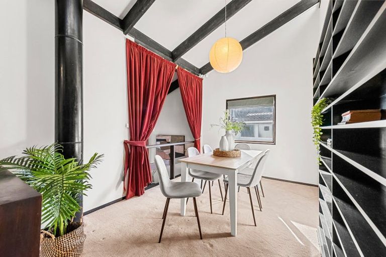 Photo of property in 8 Freemans Way, Pinehaven, Upper Hutt, 5019