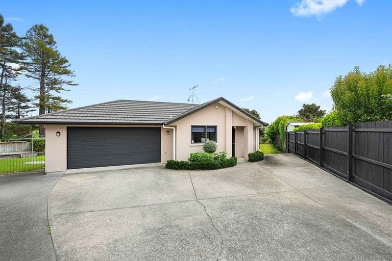 Photo of property in 16 Palm Grove Drive, Western Heights, Hamilton, 3200