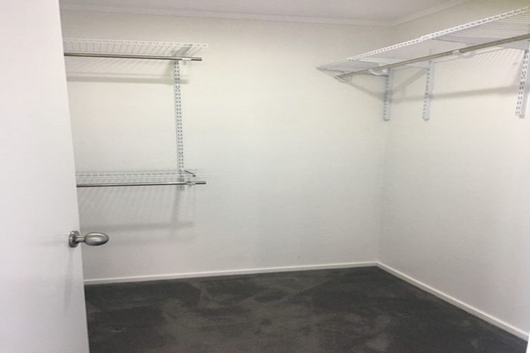 Photo of property in 62 Golfland Drive, Golflands, Auckland, 2013