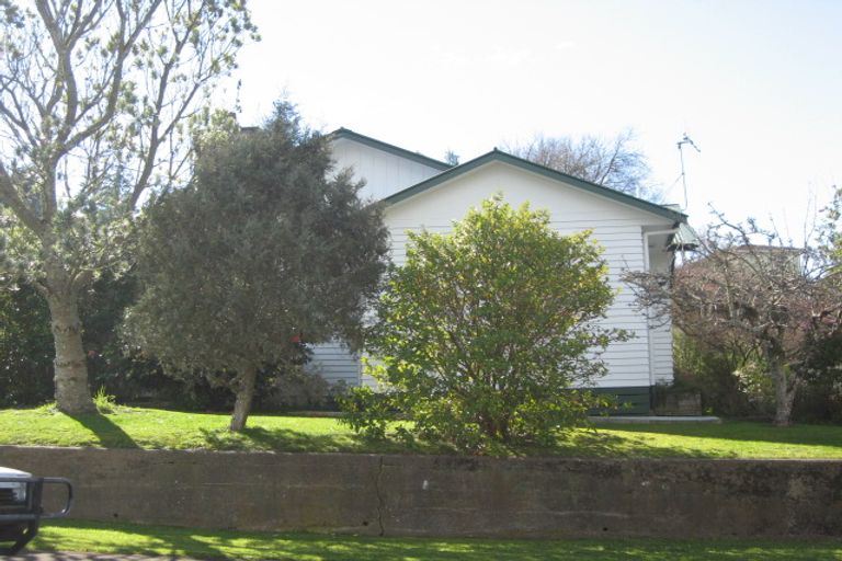 Photo of property in 4 Church Street, Waipawa, 4210