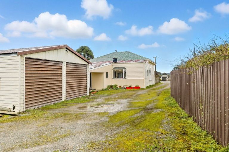 Photo of property in 42 Alfredton Road, Eketahuna, 4900