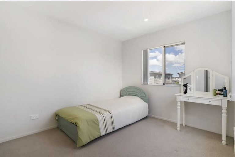 Photo of property in 63 Divide Loop, Takanini, 2112