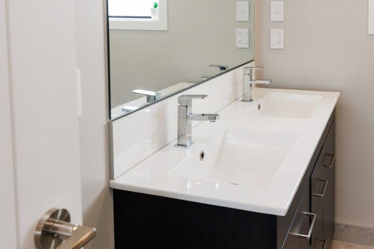 Photo of property in 180 Kingsdale Park Drive, Aokautere, Palmerston North, 4471