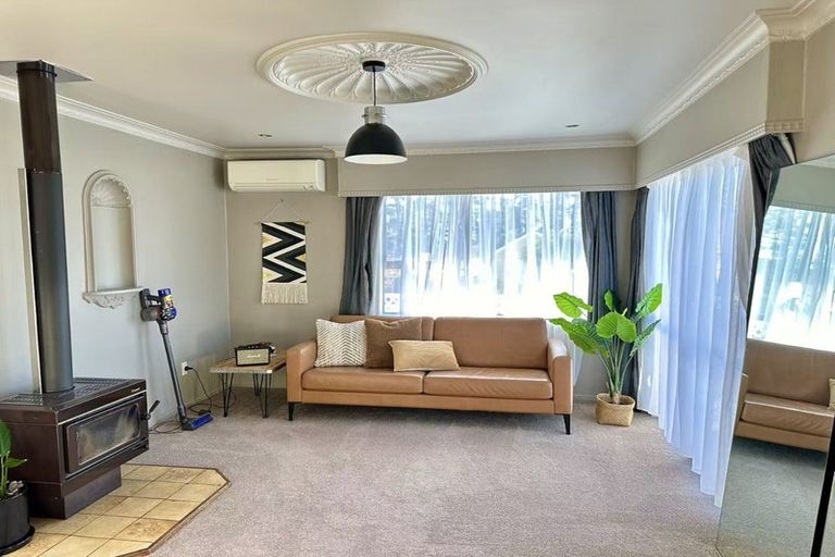 Photo of property in 10 Granville Drive, Massey, Auckland, 0614