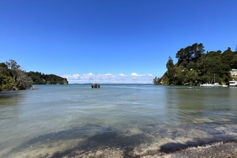 Photo of property in 37 Western Road, Laingholm, Auckland, 0604