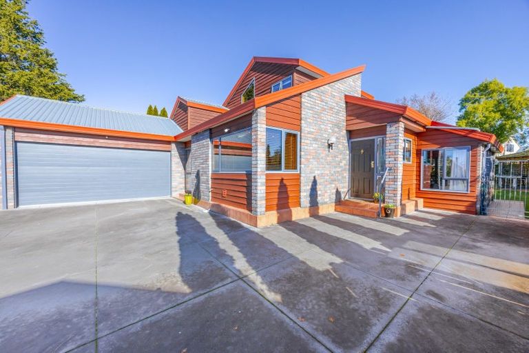 Photo of property in 8 Willow Grove, Waipukurau, 4200