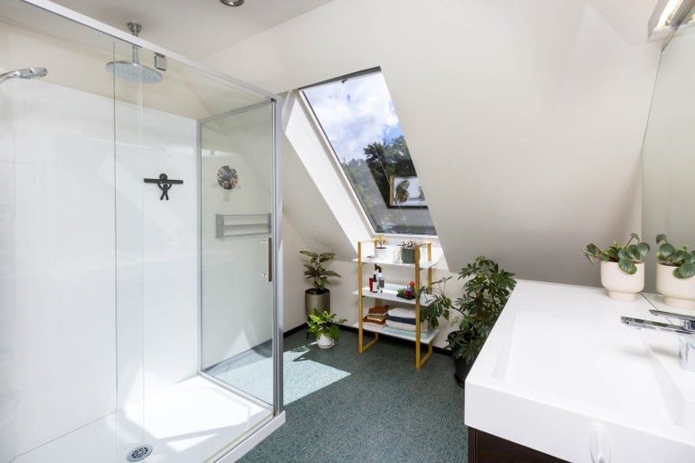 Photo of property in 19 Freemans Way, Pinehaven, Upper Hutt, 5019