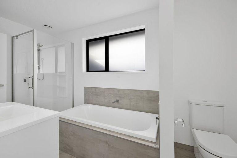 Photo of property in 120 Seaview Road, Westown, New Plymouth, 4310