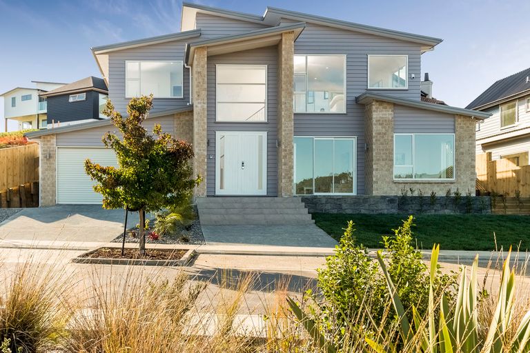 Photo of property in 14 Tauwaka Crescent, Riverhead, 0820