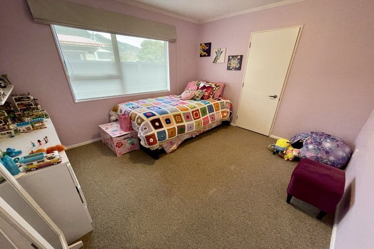 Photo of property in 27 Guthrie Street, Waterloo, Lower Hutt, 5011