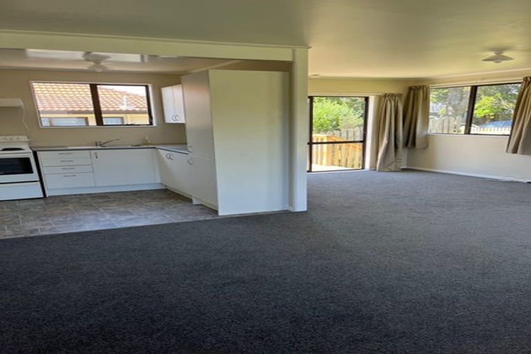 Photo of property in 1/30 Borich Road, Sunnyvale, Auckland, 0612