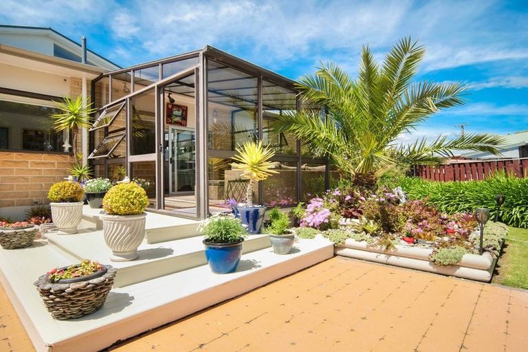 Photo of property in 11 Stafford Street, Westport, 7825