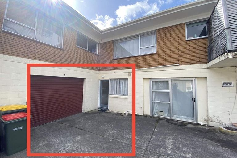 Photo of property in 7/15a Oates Road, Glen Eden, Auckland, 0602