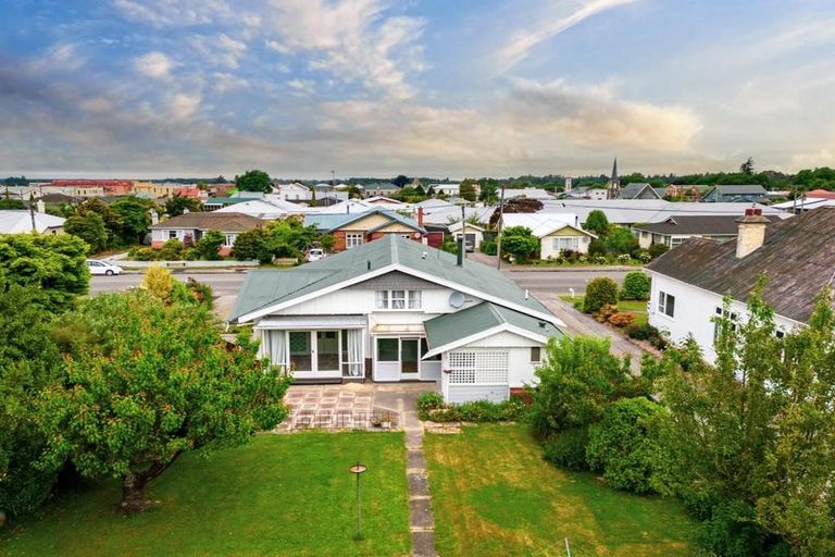 Photo of property in 10 Harris Street, Waimate, 7924
