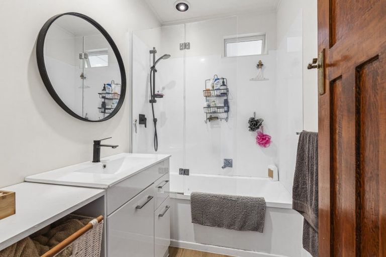 Photo of property in 20 Mahoe Street, Inglewood, 4330