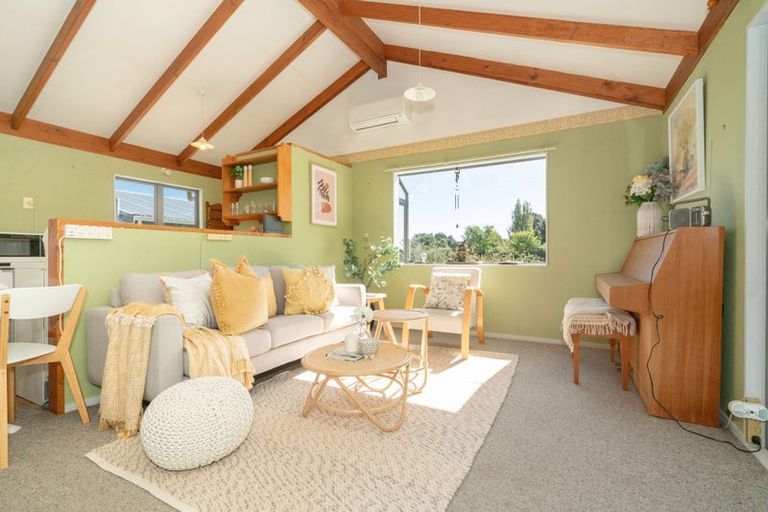 Photo of property in 3 Avenue North Road, Levin, 5510