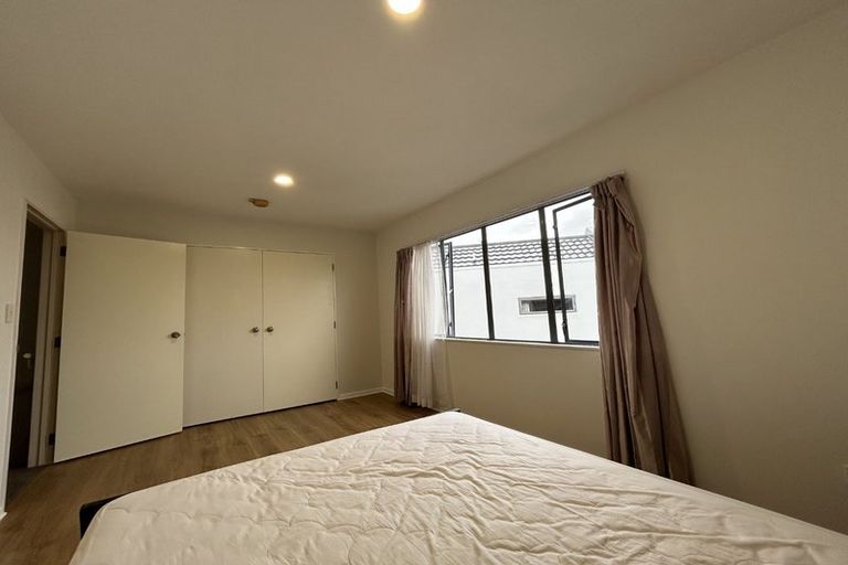 Photo of property in Lakeview Terrace, 24/14 Ambrico Place, New Lynn, Auckland, 0600