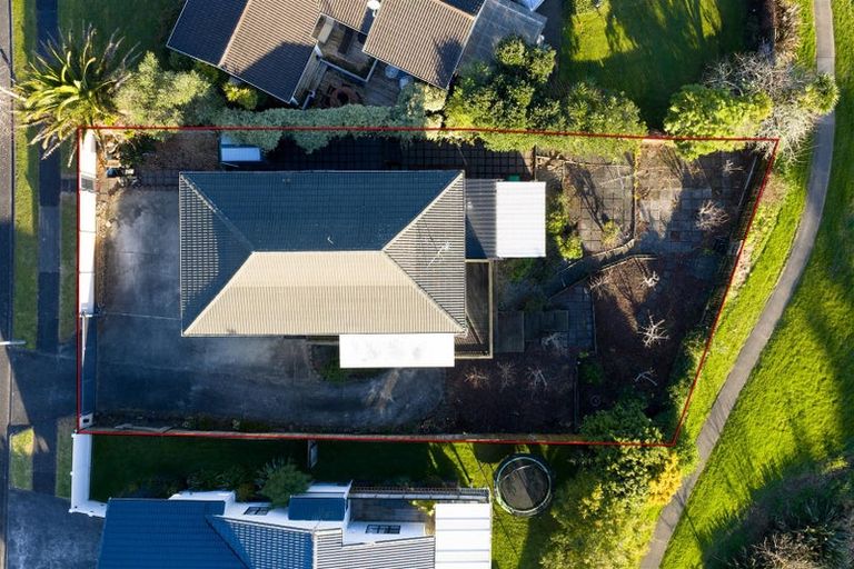 Photo of property in 70 De Quincey Terrace, Highland Park, Auckland, 2010