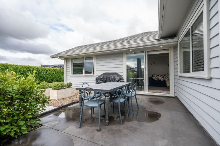 Photo of property in 32 Mike Smith Drive, Cambridge, 3434