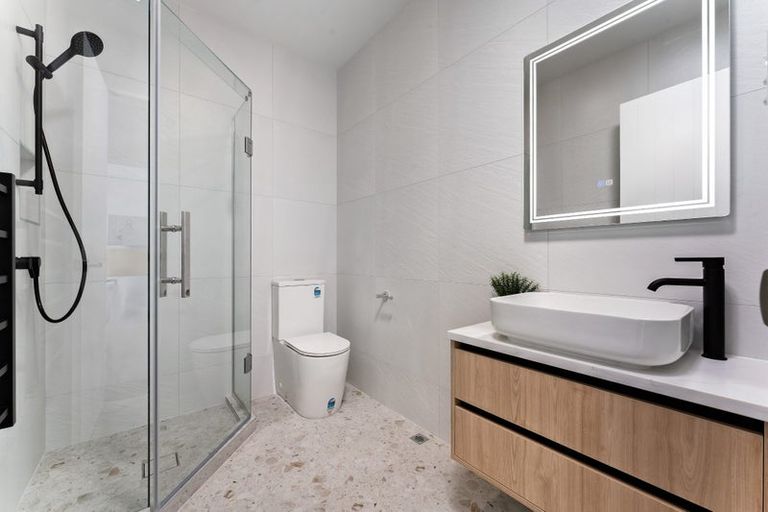 Photo of property in 729 Massey Road, Mangere, Auckland, 2022