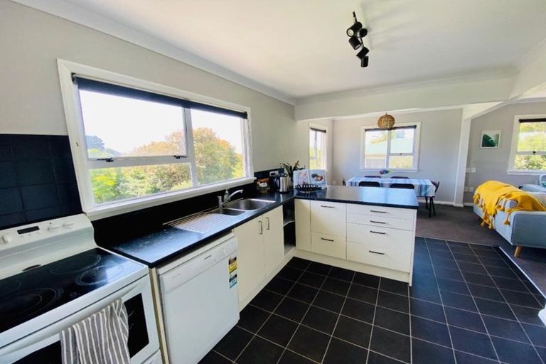 Photo of property in 88 South Road, Blagdon, New Plymouth, 4310