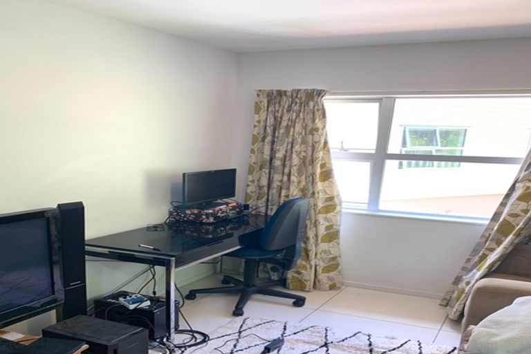 Photo of property in 3a Anderson Terrace, Mount Cook, Wellington, 6021