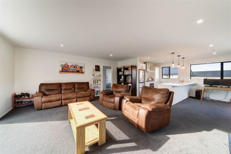 Photo of property in 5 Edna Lane, Lake Hawea, Wanaka, 9382