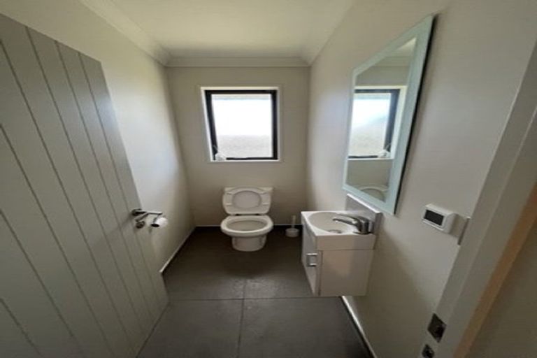 Photo of property in 8 Handley Crescent, Wigram, Christchurch, 8042