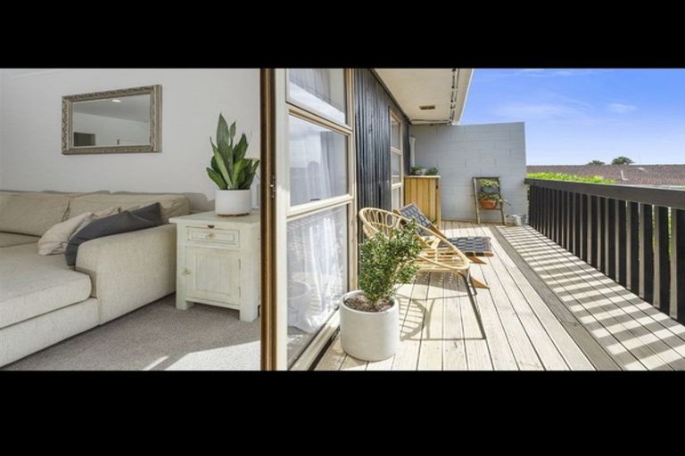 Photo of property in 3/57 Lake Road, Devonport, Auckland, 0624
