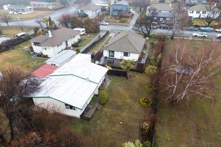 Photo of property in 13 Aorangi Crescent, Lake Tekapo, 7999