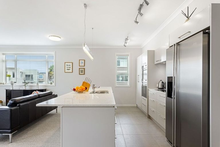 Photo of property in 30 Eaves Bush Parade, Orewa, 0931