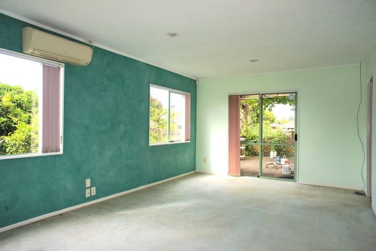 Photo of property in 6 Waylen Place, Burswood, Auckland, 2013