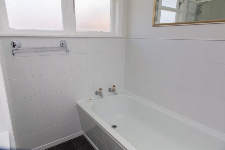 Photo of property in 1 Patea Place, Terrace End, Palmerston North, 4410