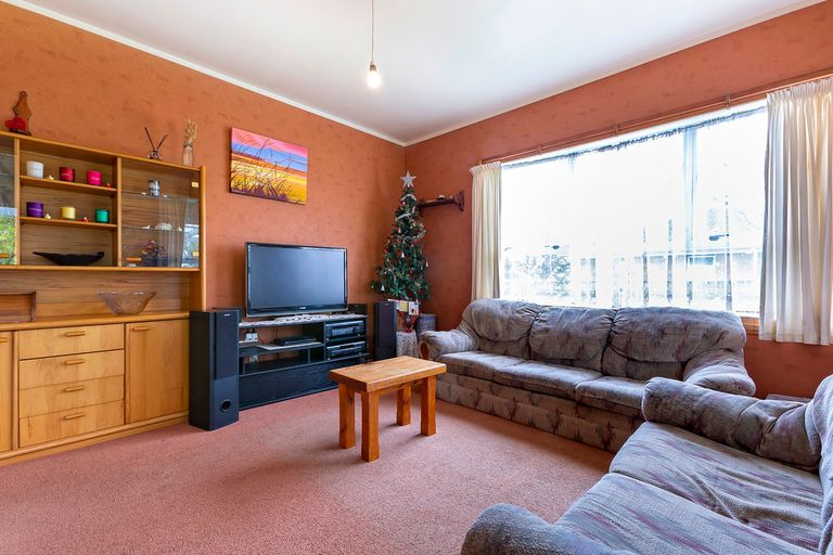 Photo of property in 90 George Street, Tuakau, 2121