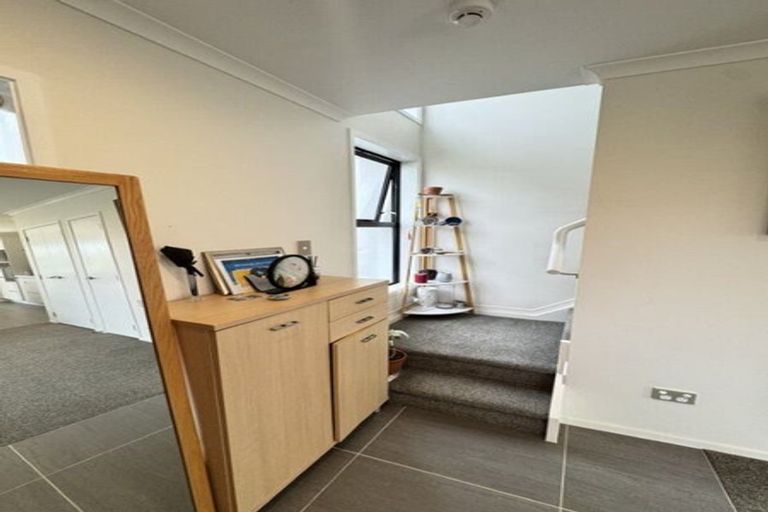 Photo of property in 16 Whiri Lane, Hobsonville, 0616