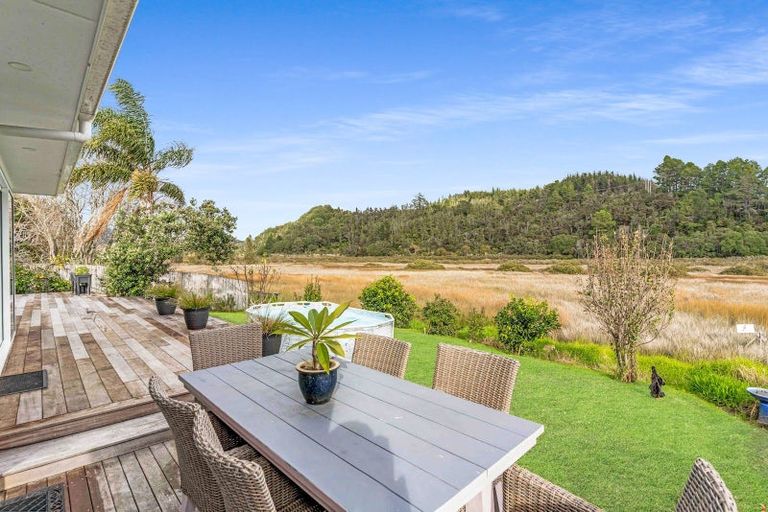 Photo of property in 128 Sharyn Place, Whangamata, 3620