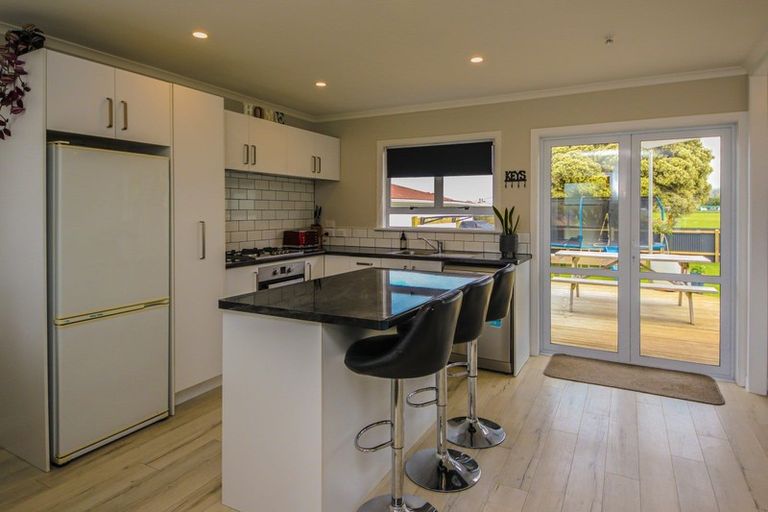 Photo of property in 30 Hadfield Crescent, College Estate, Whanganui, 4500