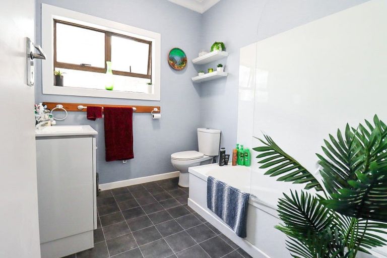 Photo of property in 14 Grant Street, Dannevirke, 4930