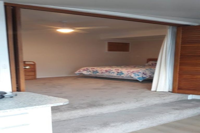 Photo of property in 32 The Circle, Manly, Whangaparaoa, 0930